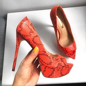 🆕 NEON ORANGE SNAKE PRINT PEEP TOE PLATFORM PUMPS